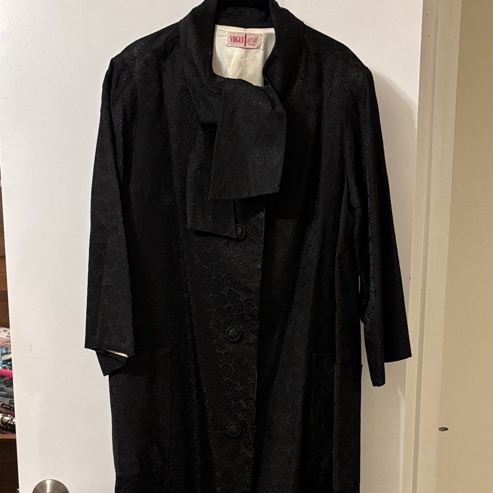 Vogue vintage Black Coat for Women